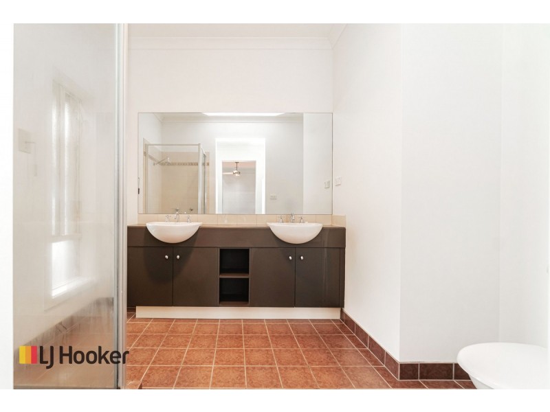 6 Aberfeldie Place, Craigieburn VIC 3064
