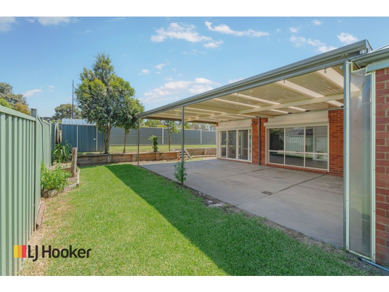6 Aberfeldie Place, Craigieburn VIC 3064
