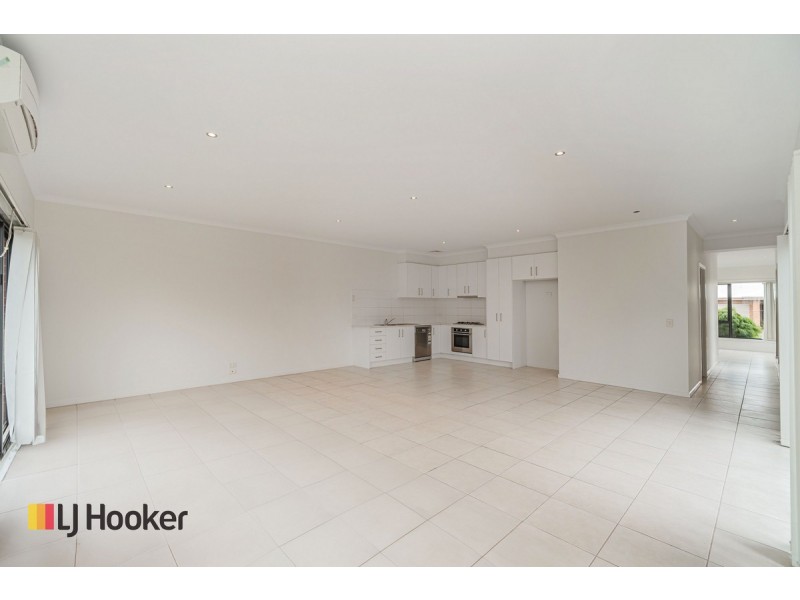 5 Densham Way, Craigieburn VIC 3064