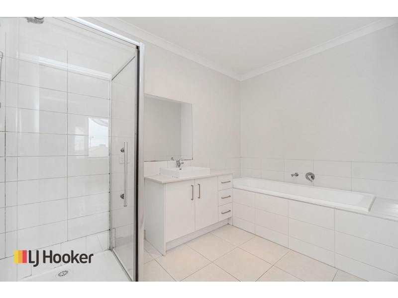 5 Densham Way, Craigieburn VIC 3064