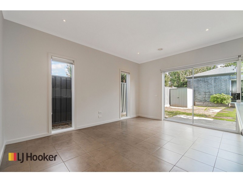 37 Kirkstead Grove, Craigieburn VIC 3064