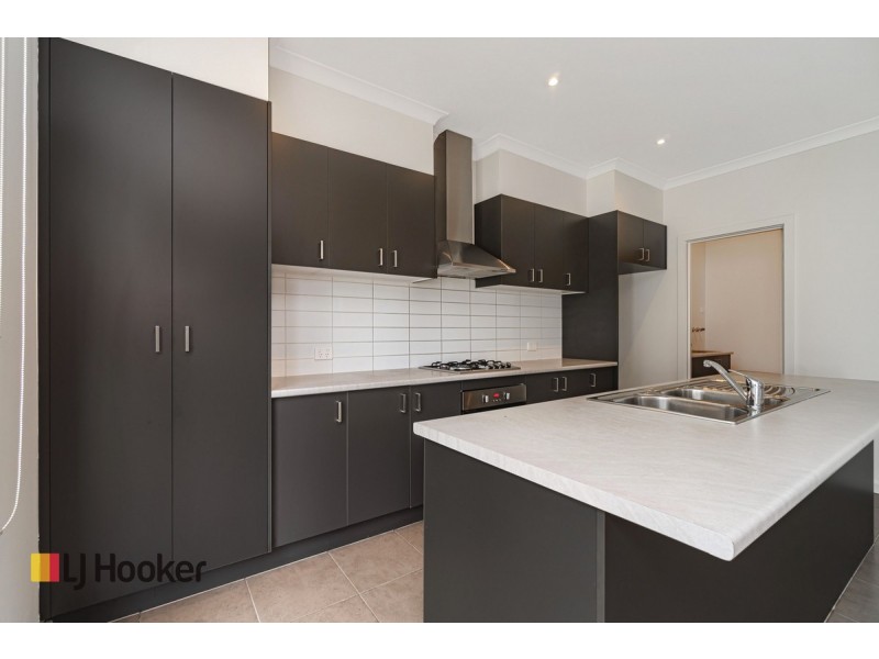 37 Kirkstead Grove, Craigieburn VIC 3064