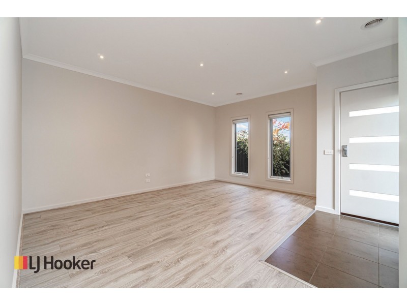 37 Kirkstead Grove, Craigieburn VIC 3064