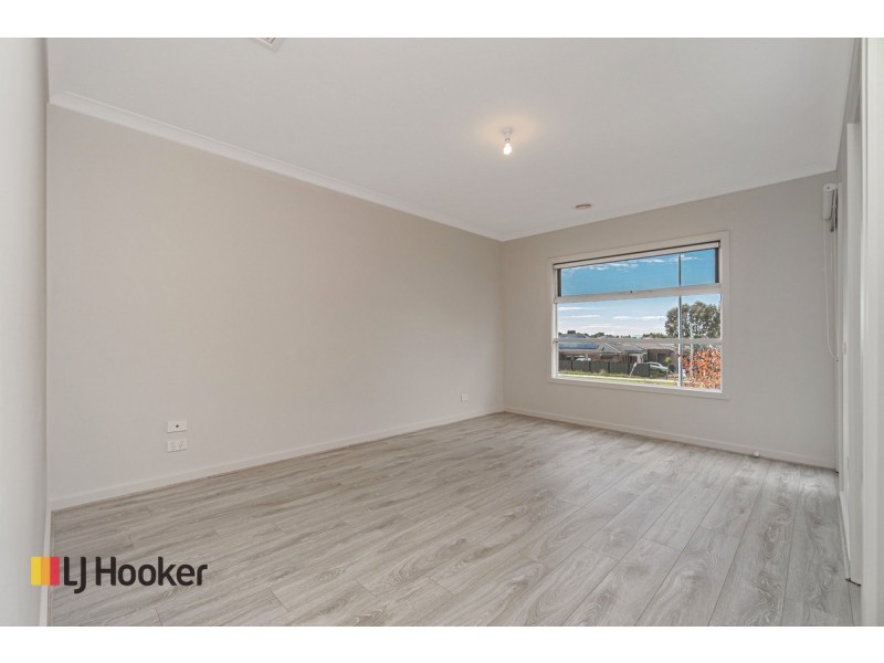 37 Kirkstead Grove, Craigieburn VIC 3064