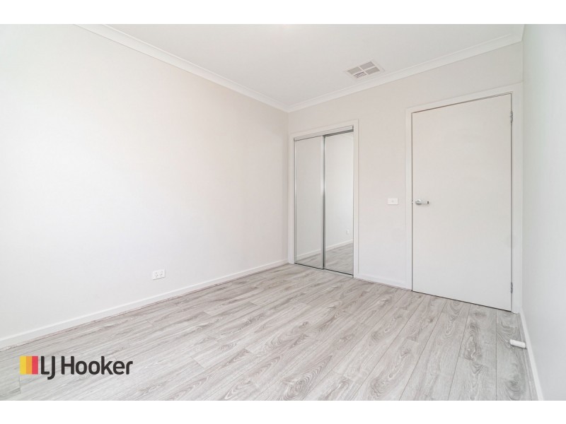 37 Kirkstead Grove, Craigieburn VIC 3064