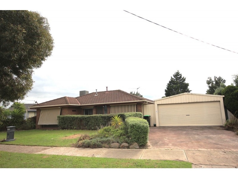 6 Farnborough Avenue, Craigieburn VIC 3064