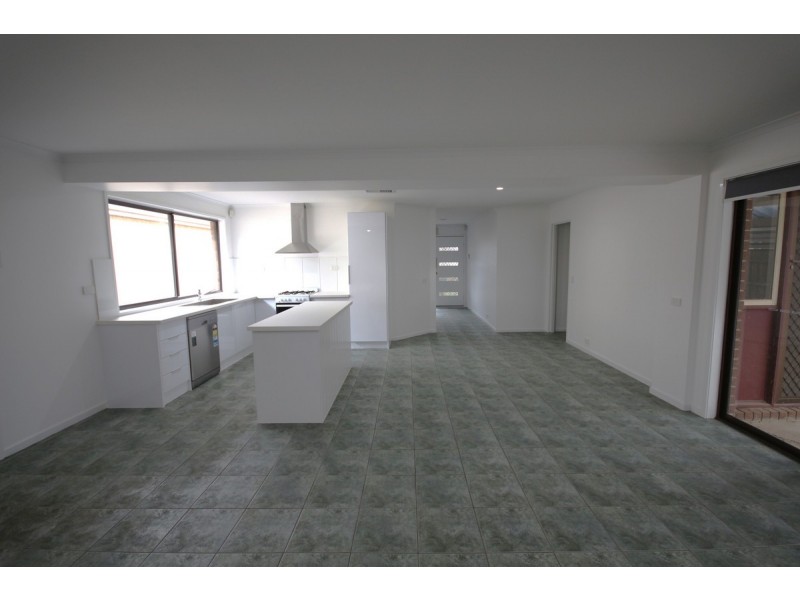 6 Farnborough Avenue, Craigieburn VIC 3064