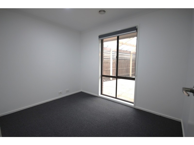 6 Farnborough Avenue, Craigieburn VIC 3064