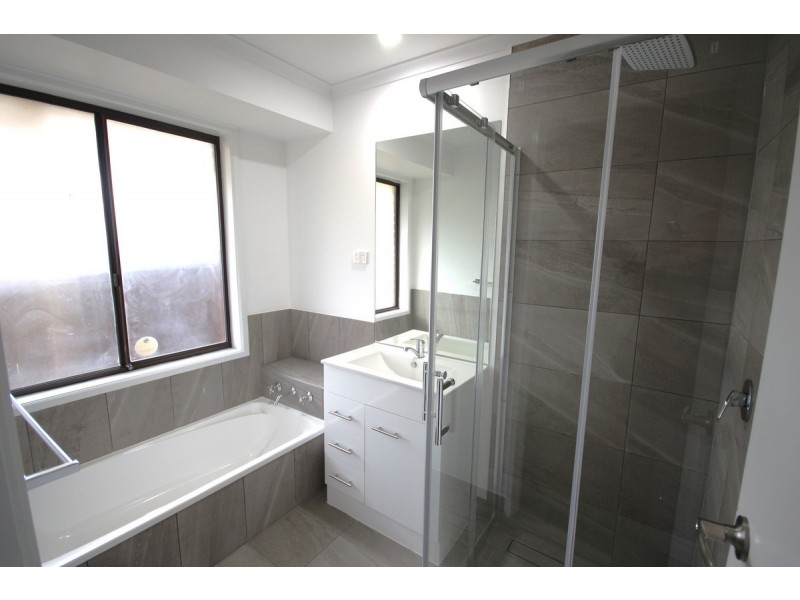 6 Farnborough Avenue, Craigieburn VIC 3064