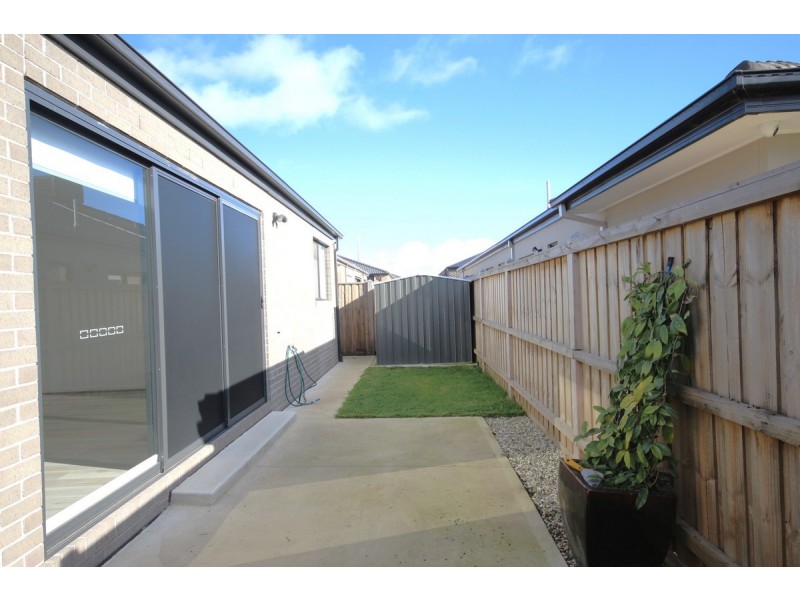 63 Vautier Avenue, Mickleham VIC 3064