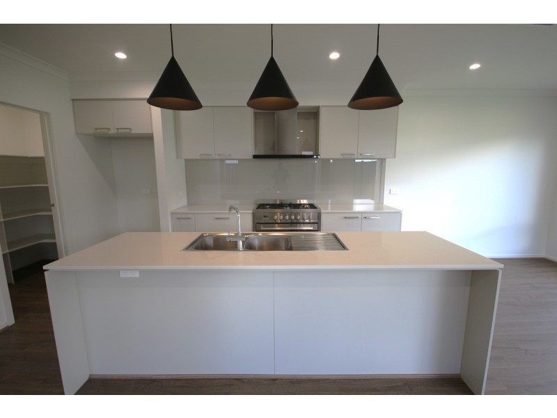 31 Lasio Way, Donnybrook VIC 3064