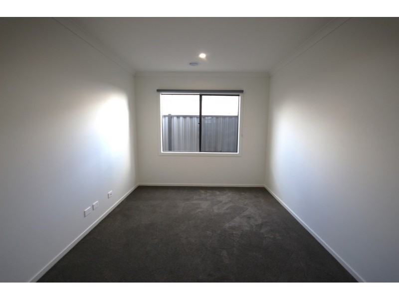 31 Lasio Way, Donnybrook VIC 3064