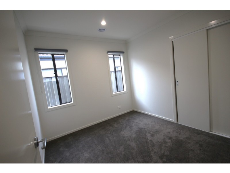 31 Lasio Way, Donnybrook VIC 3064