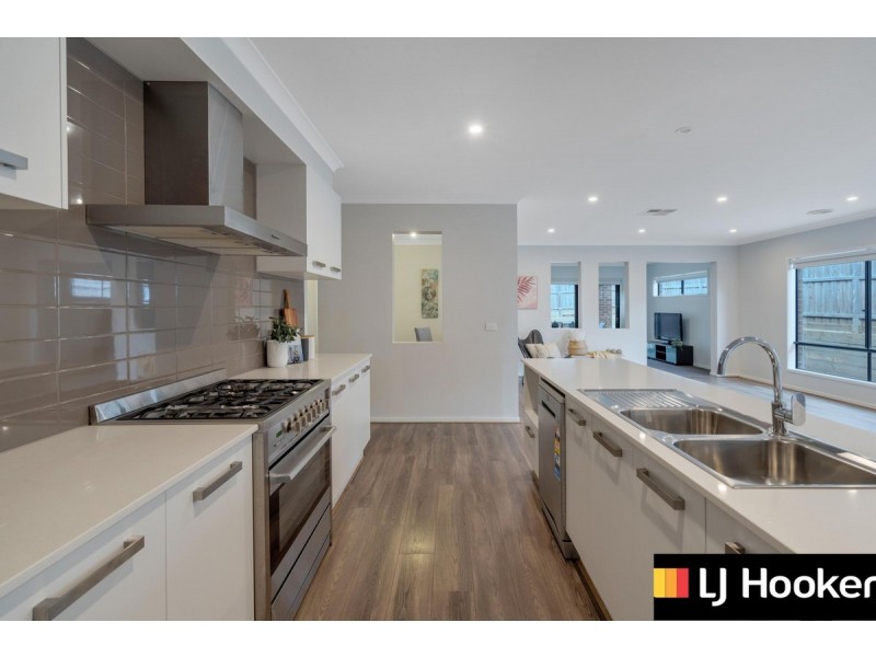 45 Welland Drive, Mickleham VIC 3064