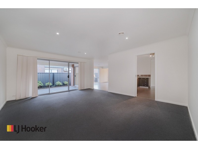 2 Korab Place, Roxburgh Park VIC 3064
