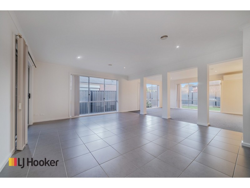2 Korab Place, Roxburgh Park VIC 3064