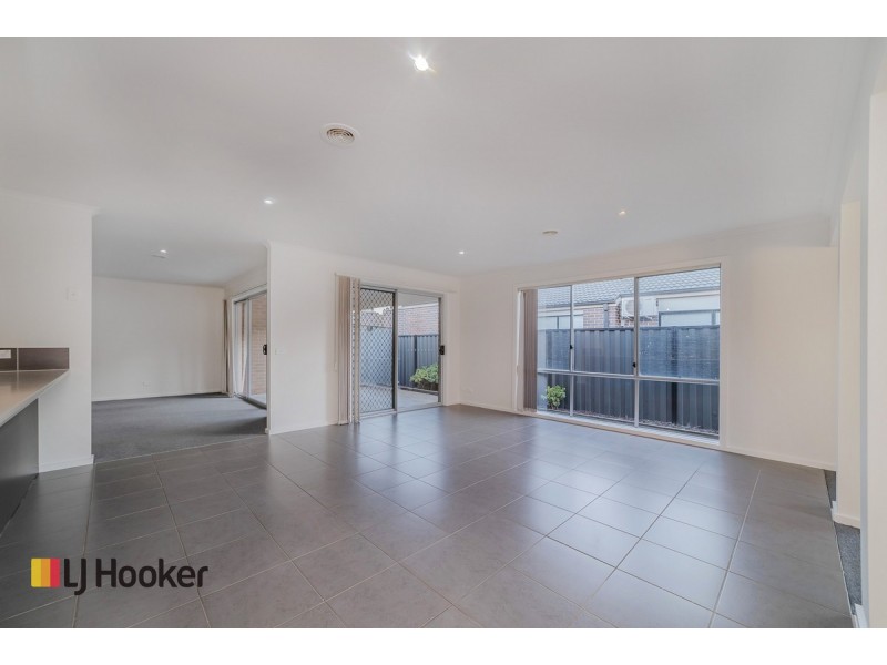 2 Korab Place, Roxburgh Park VIC 3064