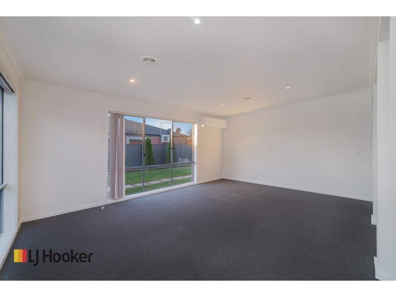 2 Korab Place, Roxburgh Park VIC 3064
