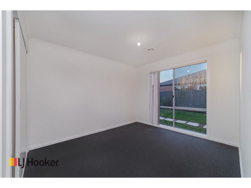 2 Korab Place, Roxburgh Park VIC 3064