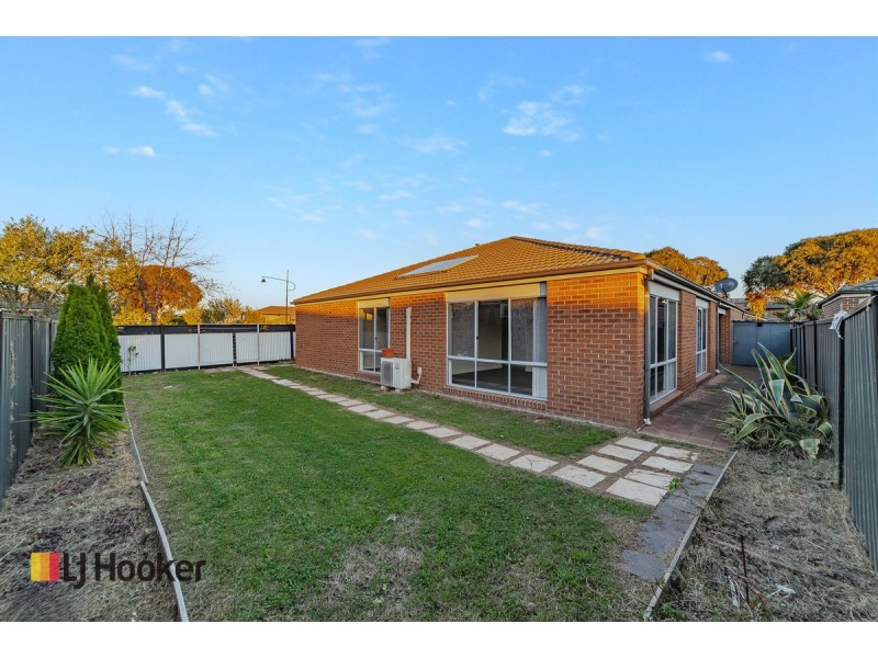2 Korab Place, Roxburgh Park VIC 3064