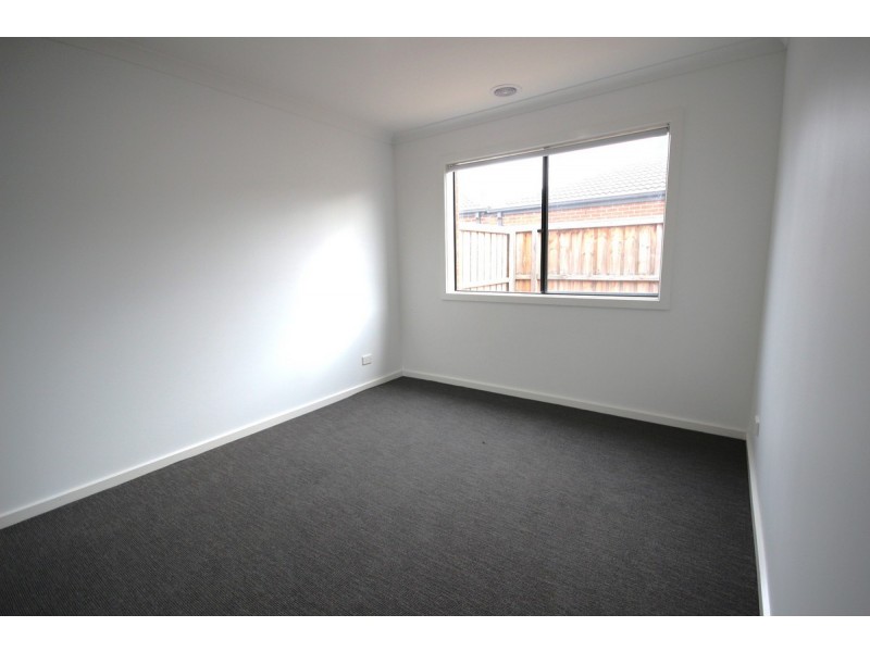 6 Wattle Street, Donnybrook VIC 3064