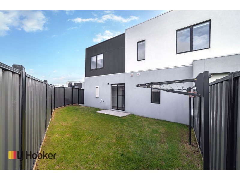 1 Ometepe Walk, Craigieburn VIC 3064