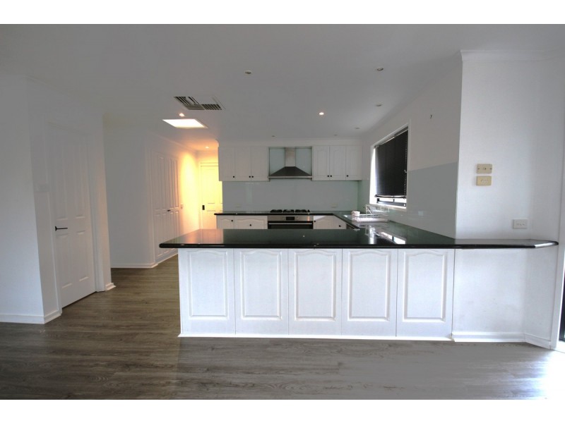 10 Dartmoor Court, Craigieburn VIC 3064