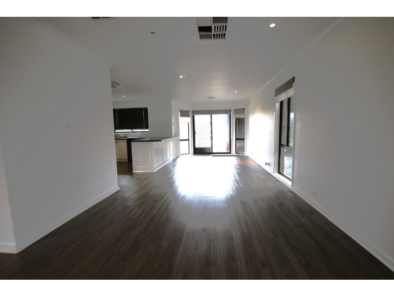 10 Dartmoor Court, Craigieburn VIC 3064