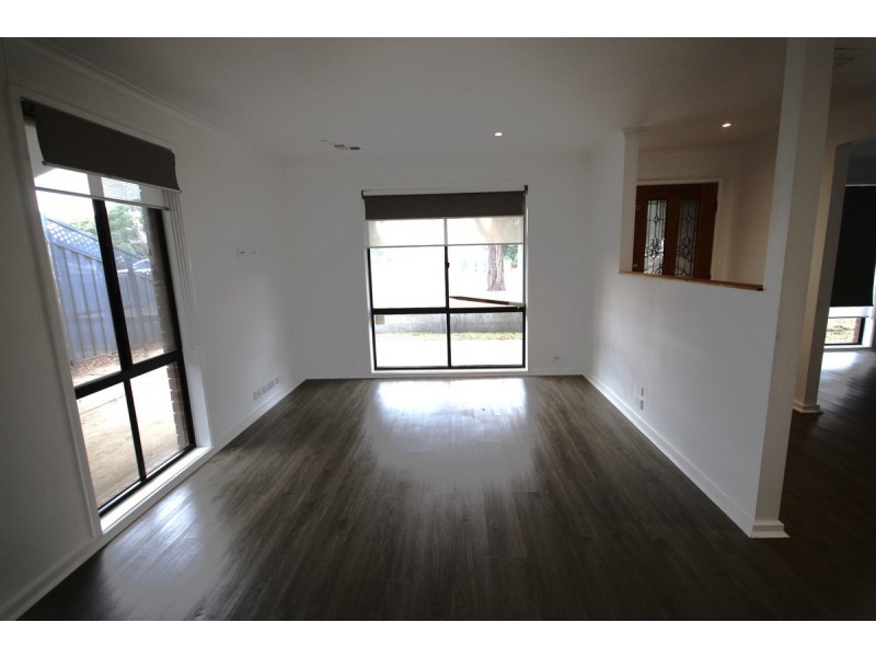 10 Dartmoor Court, Craigieburn VIC 3064