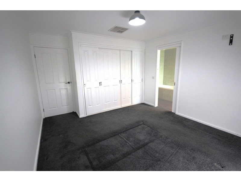 10 Dartmoor Court, Craigieburn VIC 3064