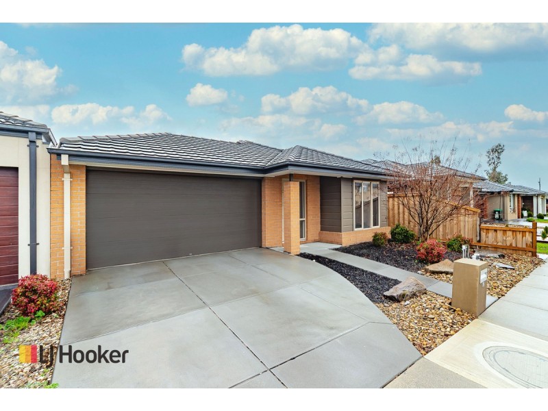 19 Highfield Drive, Mickleham VIC 3064