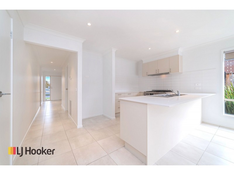 19 Highfield Drive, Mickleham VIC 3064