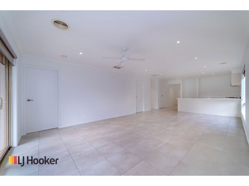 19 Highfield Drive, Mickleham VIC 3064