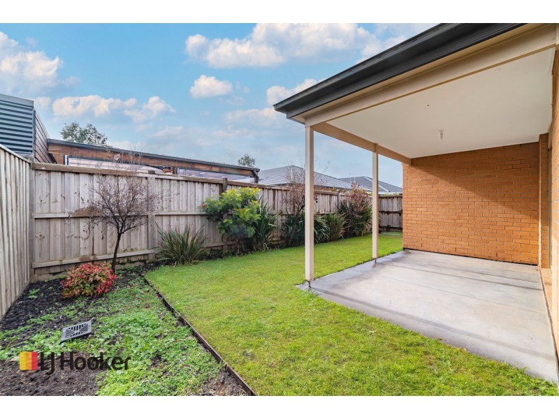 19 Highfield Drive, Mickleham VIC 3064