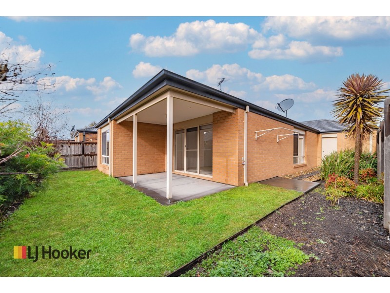 19 Highfield Drive, Mickleham VIC 3064