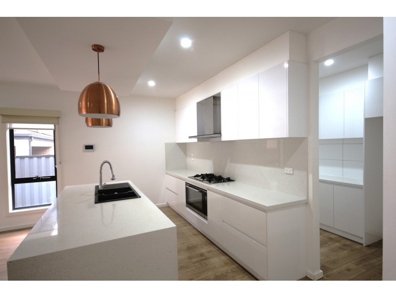 26 Banjolina Circuit, Craigieburn VIC 3064