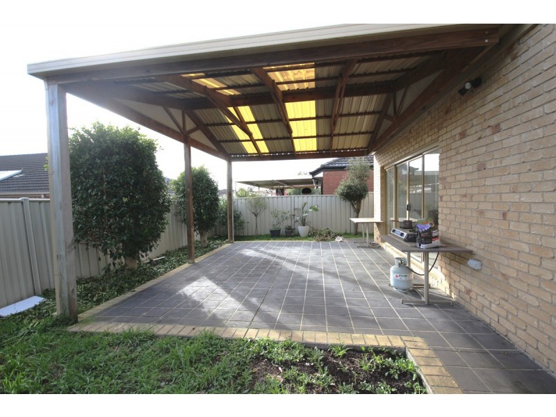 37 Long Island Circuit, Craigieburn VIC 3064