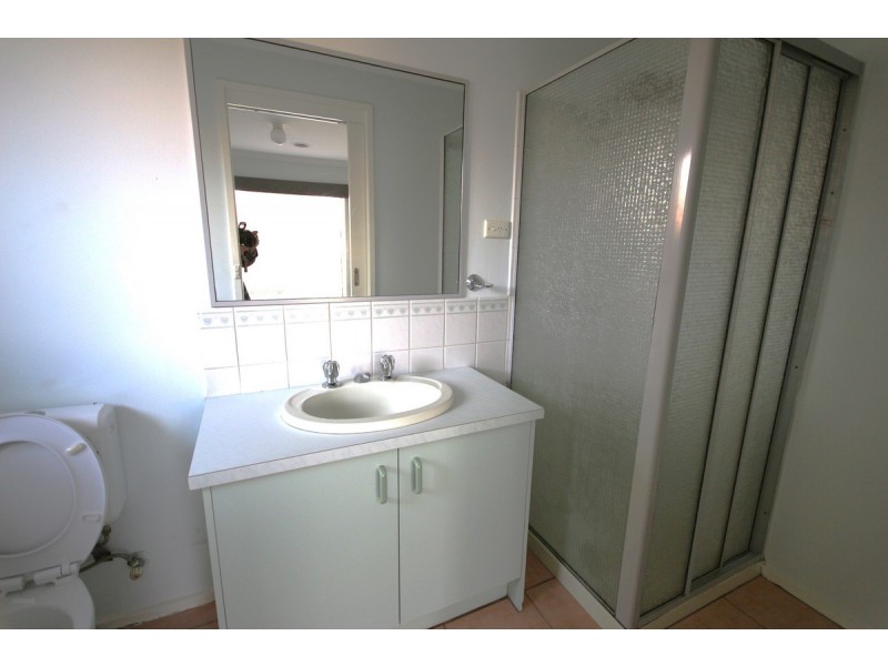 8 Bodmin Court, Craigieburn VIC 3064