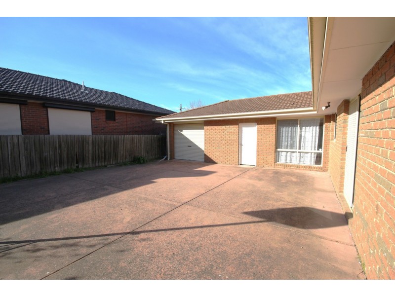 8 Bodmin Court, Craigieburn VIC 3064