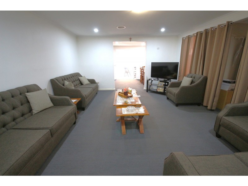 48 Mitford Crescent, Craigieburn VIC 3064