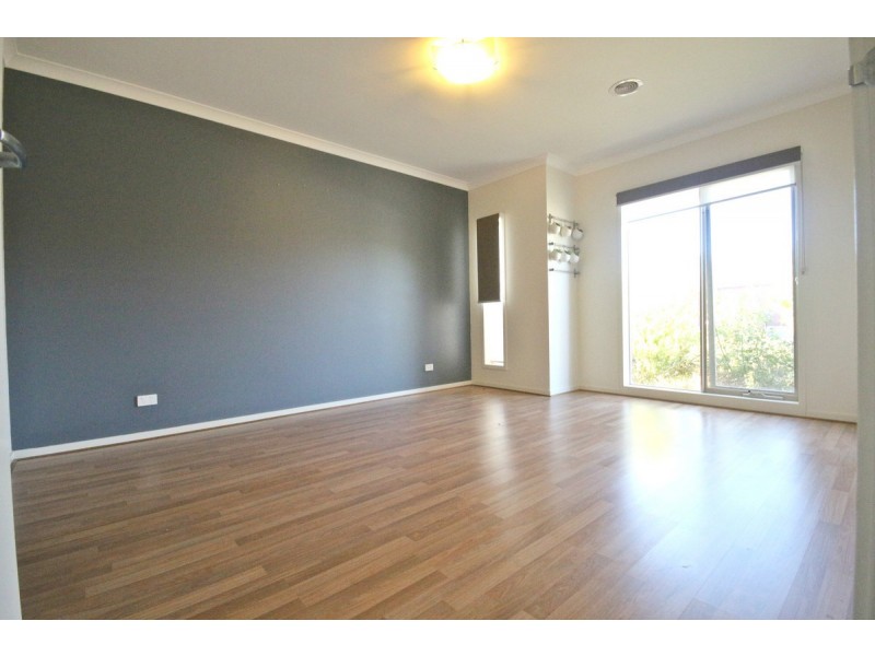 6 Brickwood Circuit, Craigieburn VIC 3064
