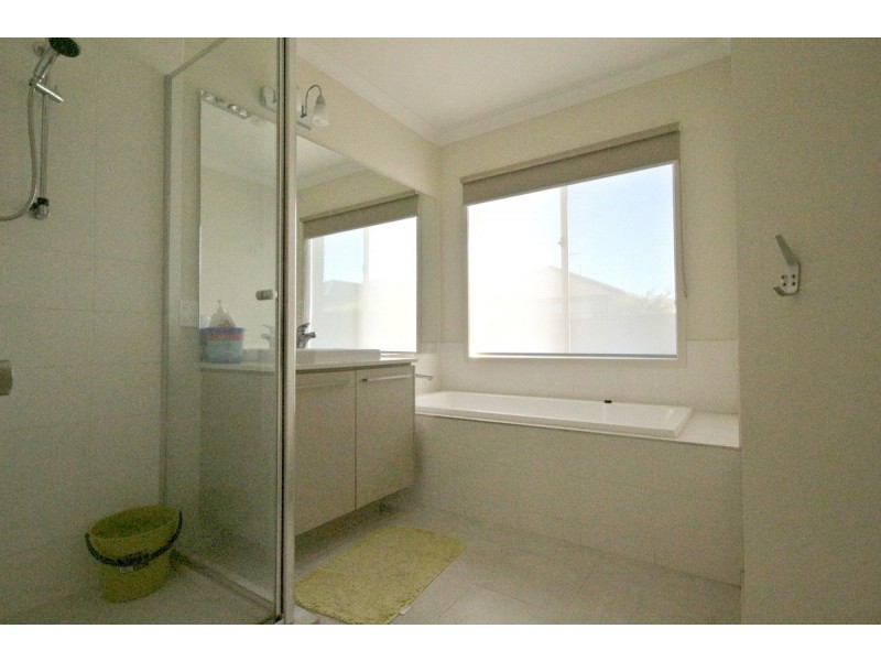 6 Brickwood Circuit, Craigieburn VIC 3064