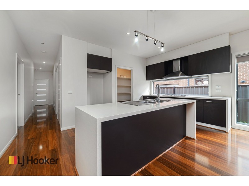 23 Baronial Way, Craigieburn VIC 3064