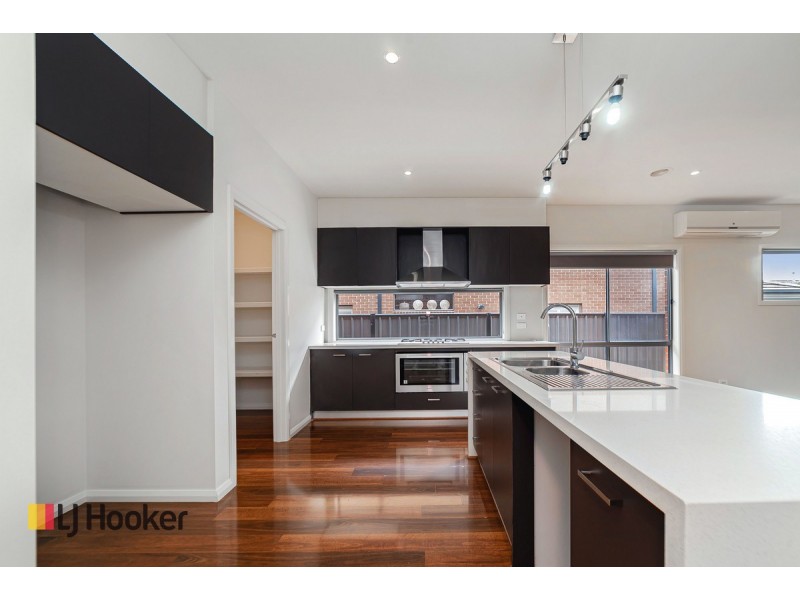 23 Baronial Way, Craigieburn VIC 3064