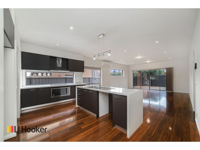 23 Baronial Way, Craigieburn VIC 3064