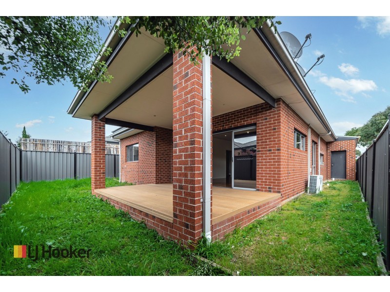 23 Baronial Way, Craigieburn VIC 3064