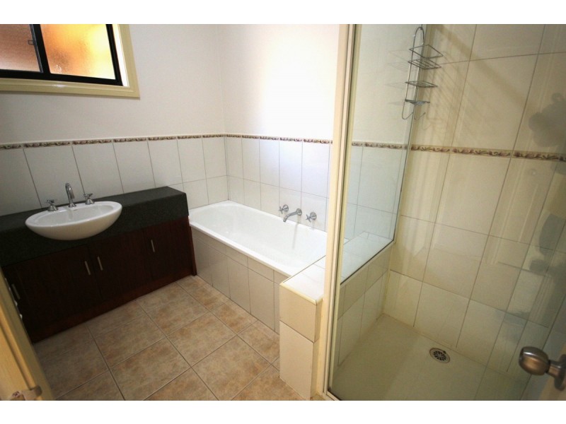 6 Avonlea Court, Roxburgh Park VIC 3064