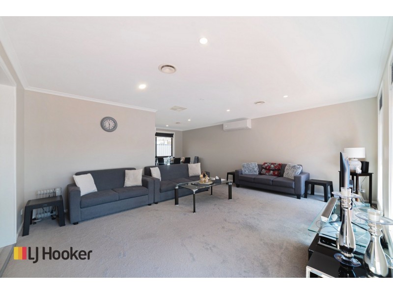 35 Medway Road, Craigieburn VIC 3064