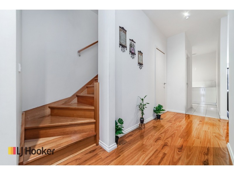 102 Newbury Boulevard, Craigieburn VIC 3064