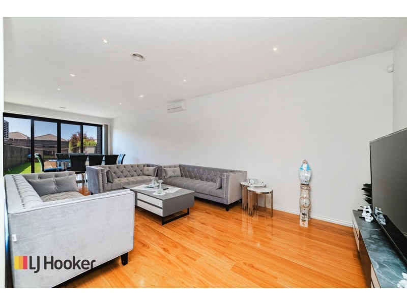 102 Newbury Boulevard, Craigieburn VIC 3064